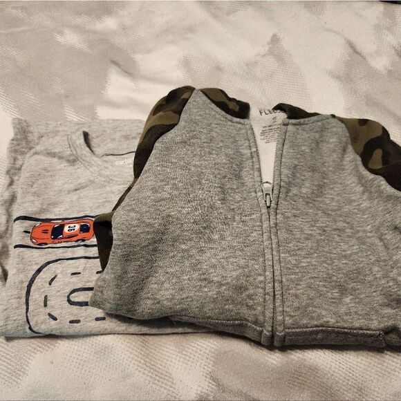 Boys 4T Teeshirt Sweatshirt set. Camo Sweatshirt paired with a Car Racing Long T - Picture 7 of 9